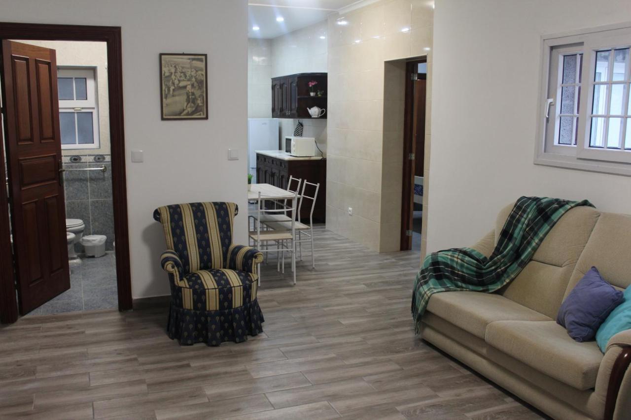 Vitorino De Nemesio Guesthouse Понта-Делгада Екстер'єр фото