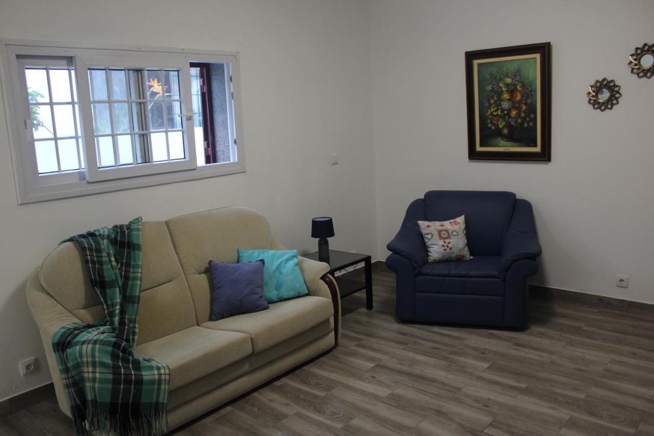 Vitorino De Nemesio Guesthouse Понта-Делгада Екстер'єр фото
