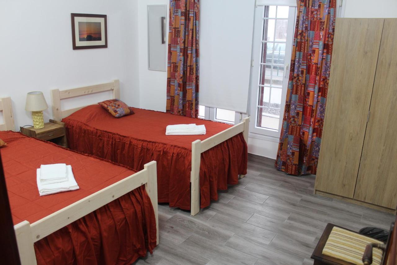 Vitorino De Nemesio Guesthouse Понта-Делгада Екстер'єр фото