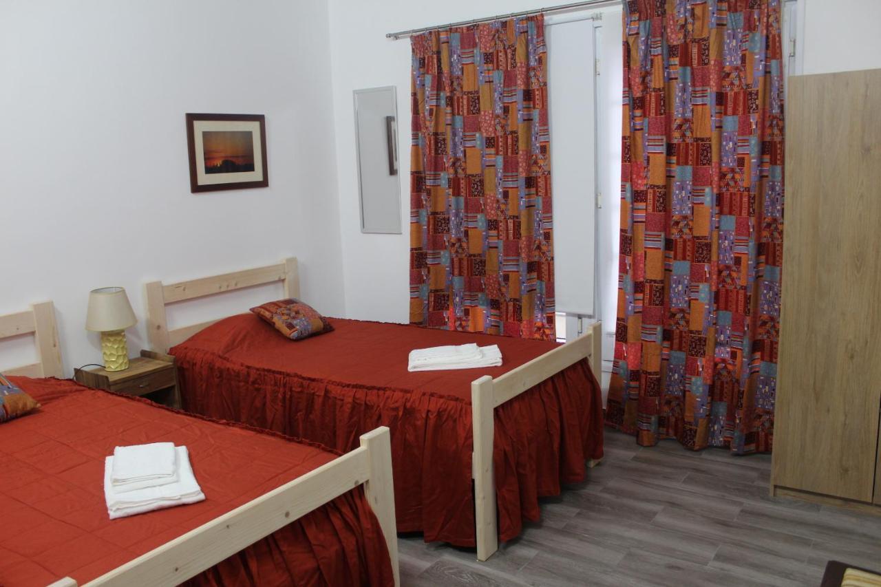 Vitorino De Nemesio Guesthouse Понта-Делгада Екстер'єр фото