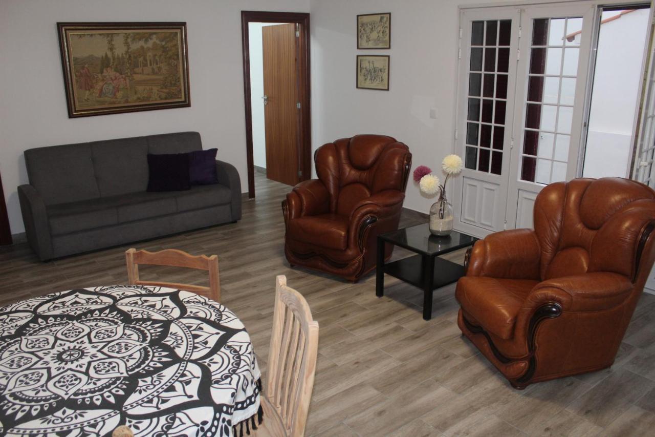 Vitorino De Nemesio Guesthouse Понта-Делгада Екстер'єр фото