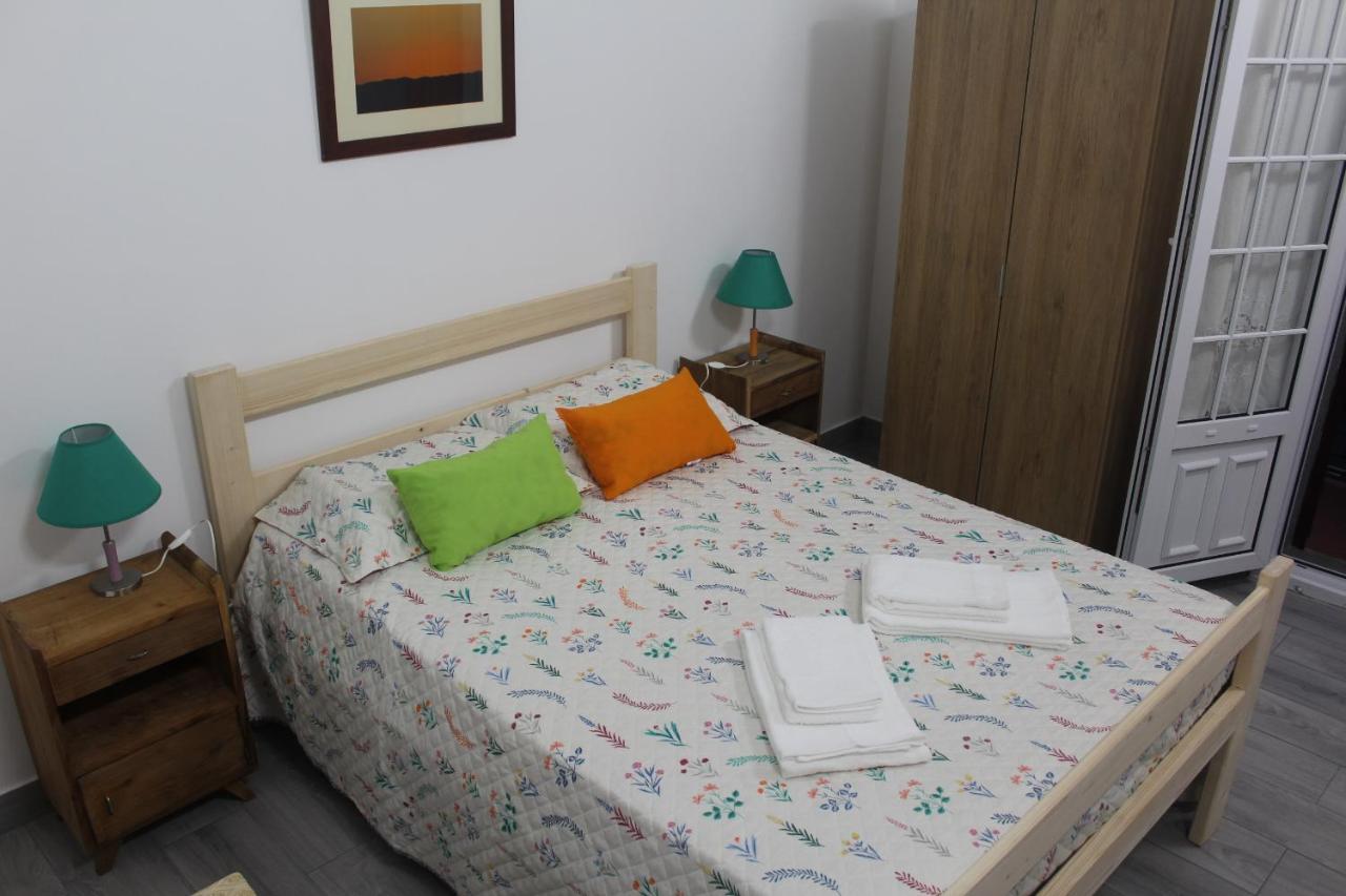 Vitorino De Nemesio Guesthouse Понта-Делгада Екстер'єр фото