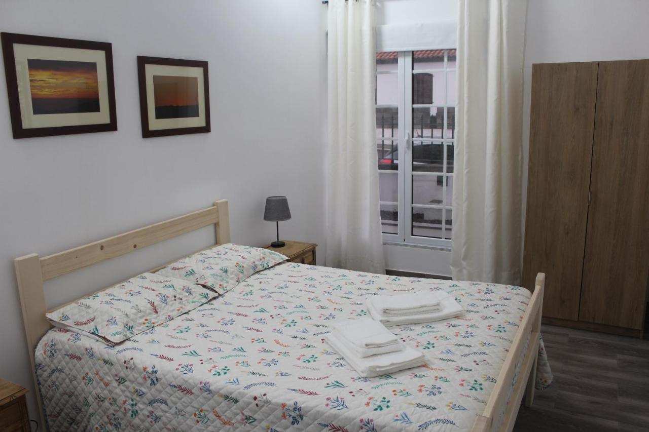 Vitorino De Nemesio Guesthouse Понта-Делгада Екстер'єр фото