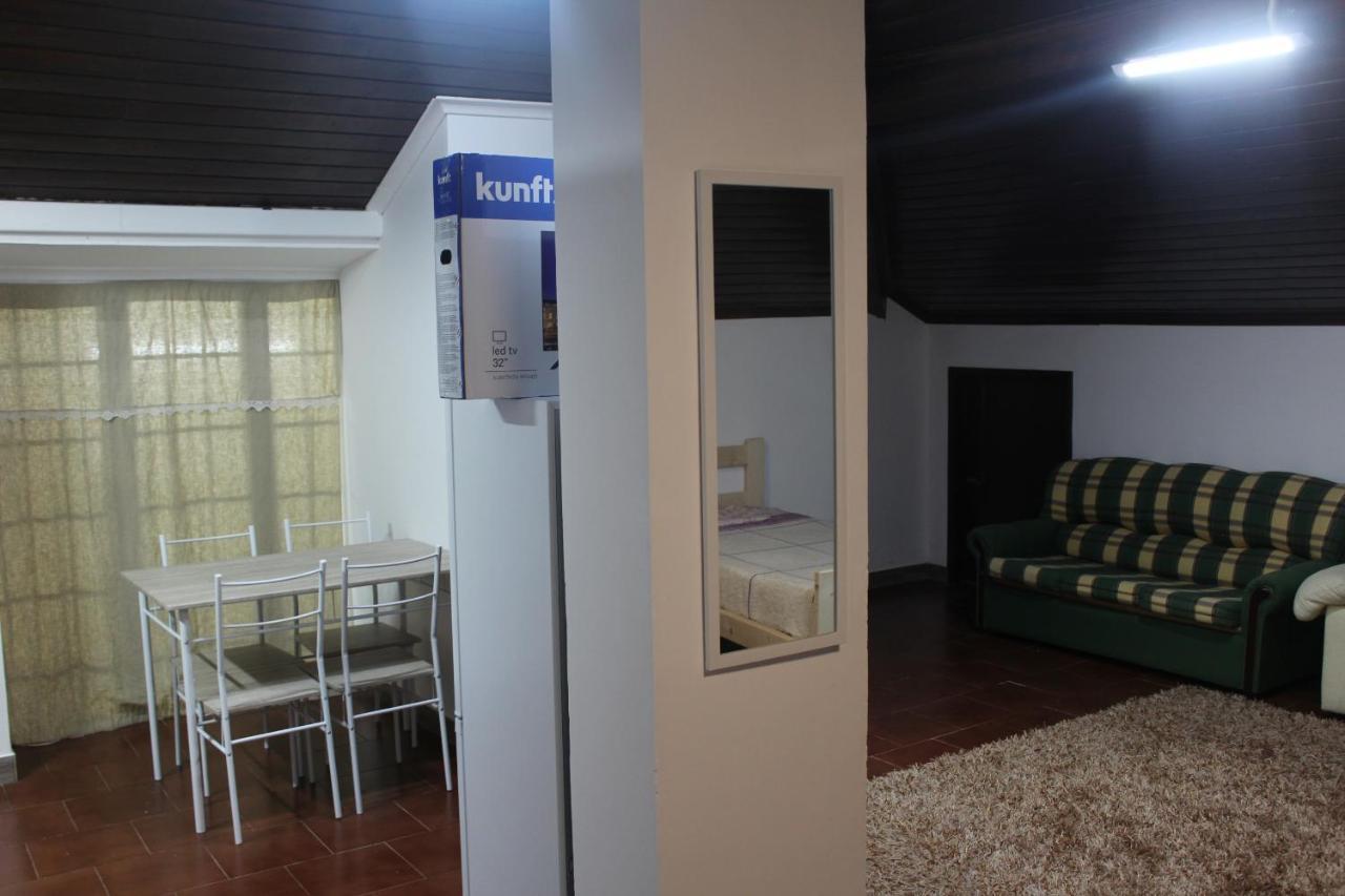 Vitorino De Nemesio Guesthouse Понта-Делгада Екстер'єр фото