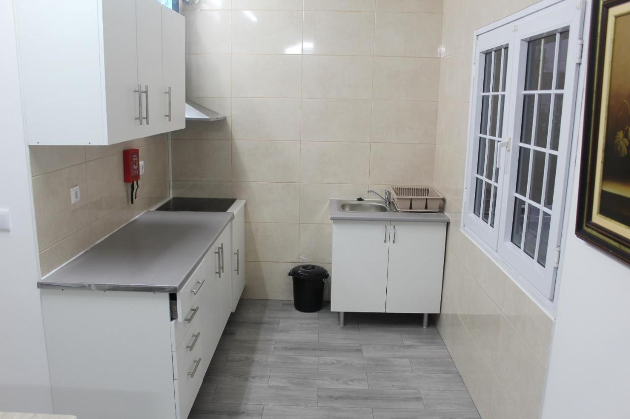 Vitorino De Nemesio Guesthouse Понта-Делгада Екстер'єр фото