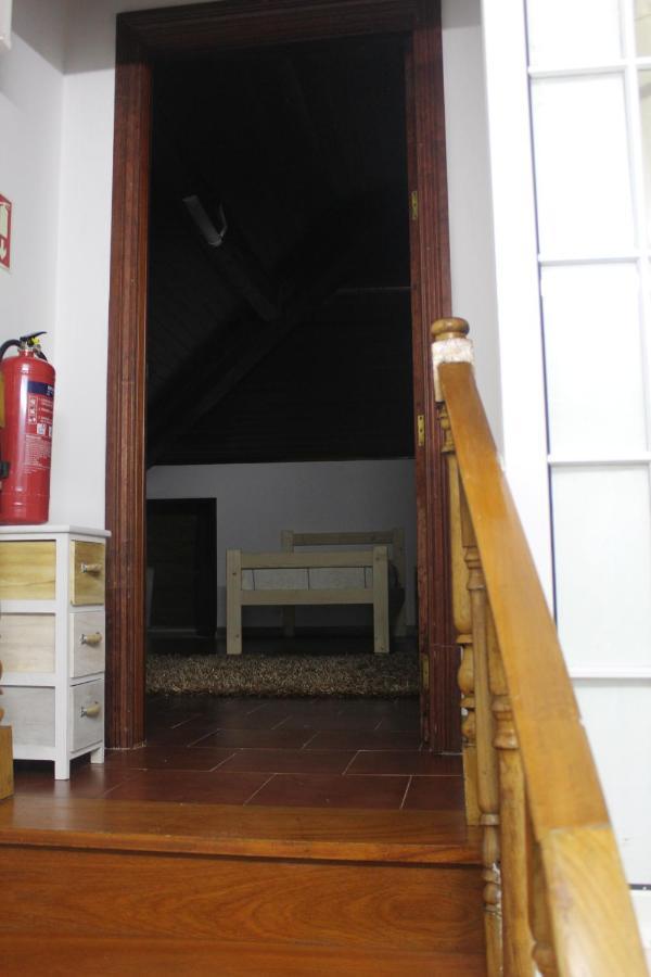 Vitorino De Nemesio Guesthouse Понта-Делгада Екстер'єр фото