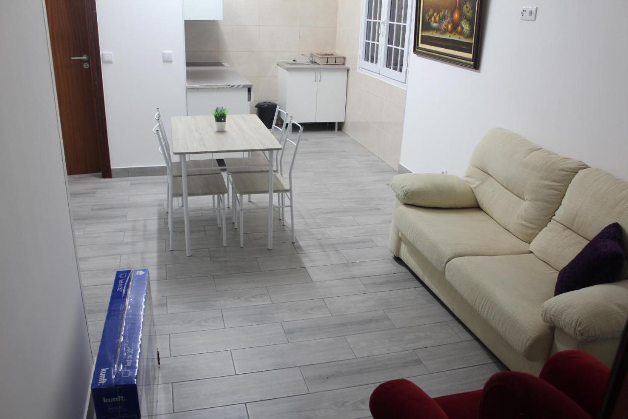 Vitorino De Nemesio Guesthouse Понта-Делгада Екстер'єр фото