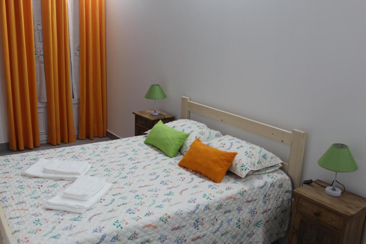 Vitorino De Nemesio Guesthouse Понта-Делгада Екстер'єр фото