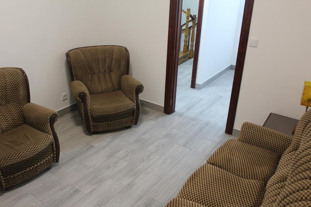 Vitorino De Nemesio Guesthouse Понта-Делгада Екстер'єр фото