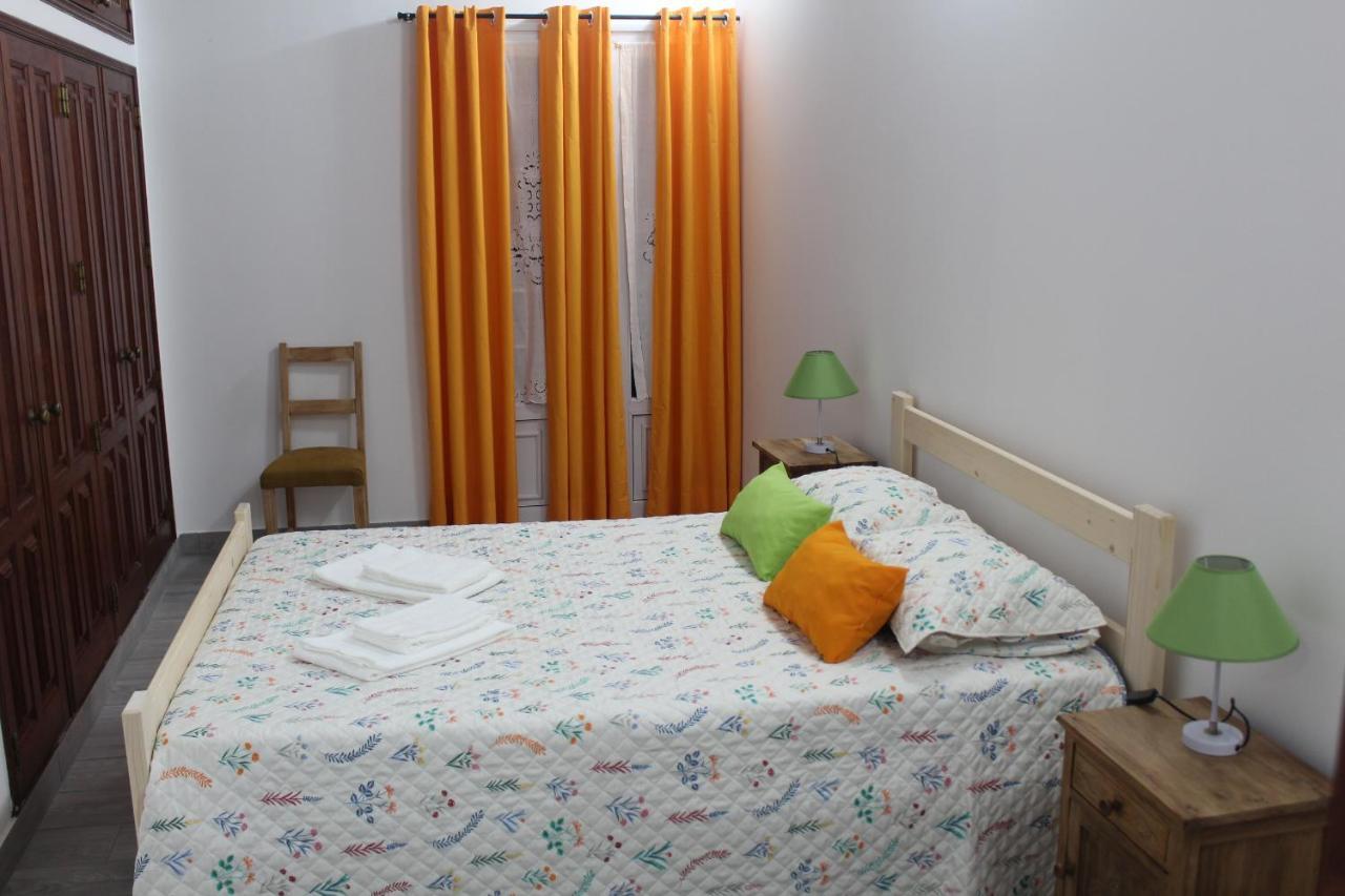 Vitorino De Nemesio Guesthouse Понта-Делгада Екстер'єр фото
